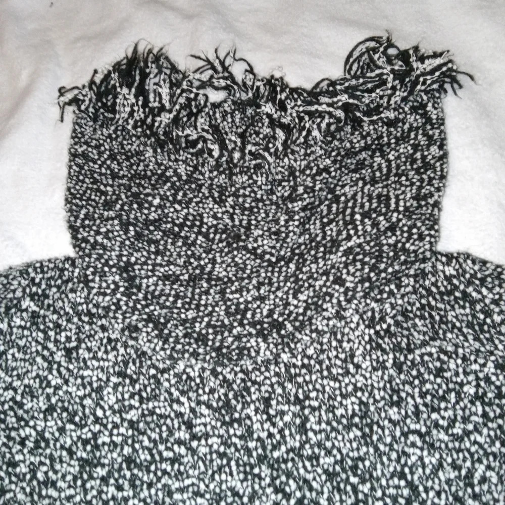 5 for $10 Ruby Rd Fringed Cowl Neck Black & White Knit Sweater size Large - Picture 3 of 6